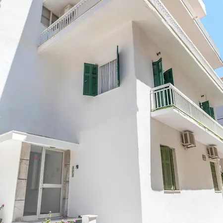 5 Steps From The Sea