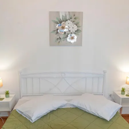 5 Steps From The Sea