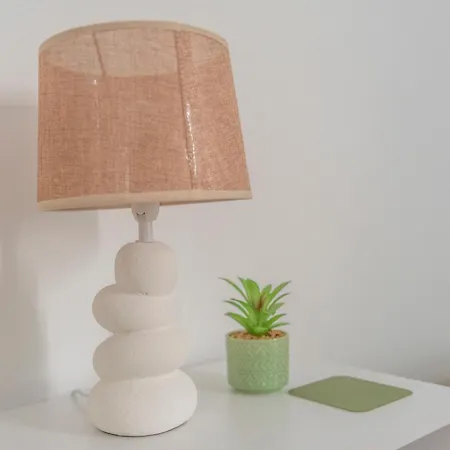 5 Steps From The Sea *