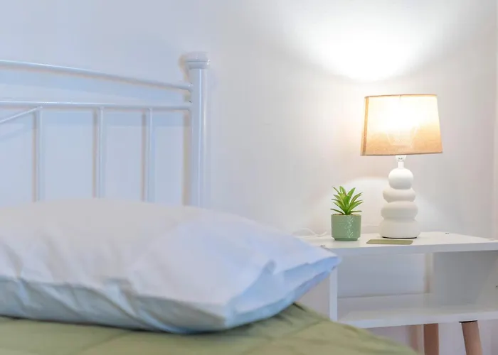 5 Steps From The Sea * 칼라마타