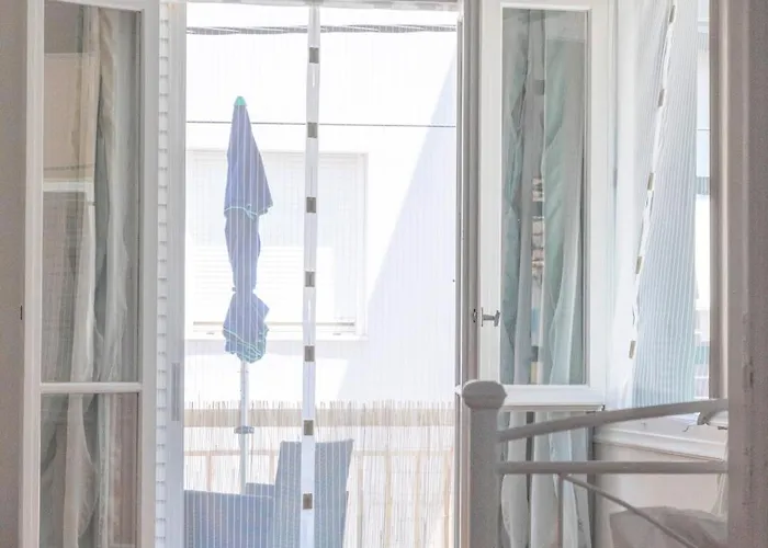 5 Steps From The Sea 칼라마타